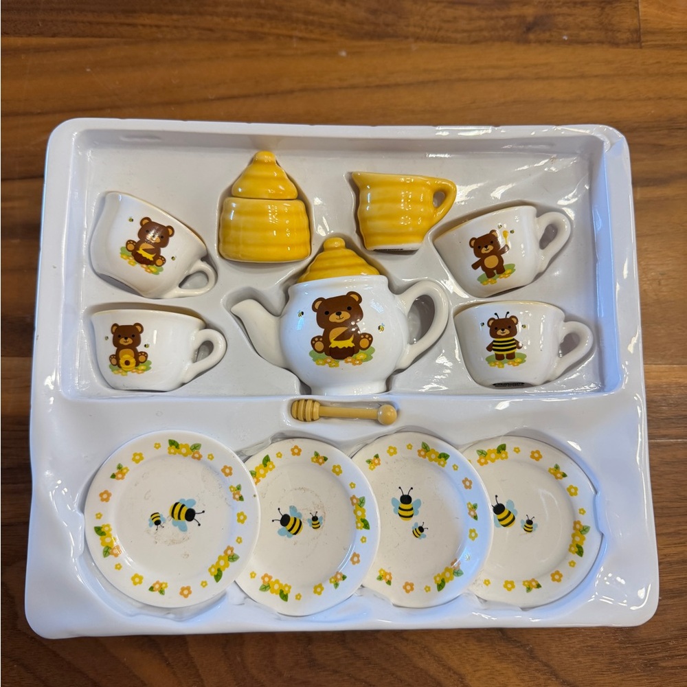 Cute Bear and Bee Tea Set